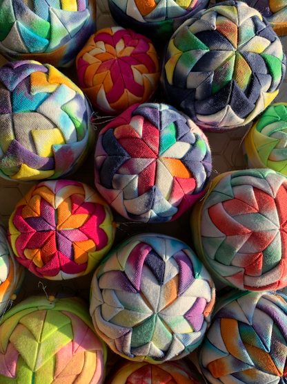 MAGIC SCRAPS TIEDYE BALL