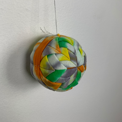 MAGIC SCRAPS TIEDYE BALL