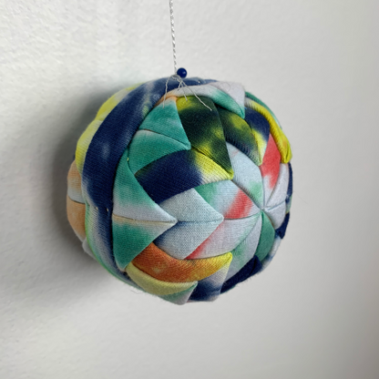 MAGIC SCRAPS TIEDYE BALL